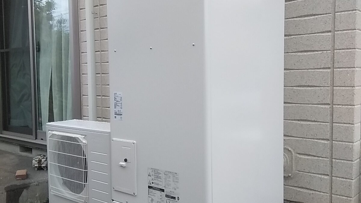 桜川市　エコキュート交換修理に　配管の交換は　お気軽にどうぞ。