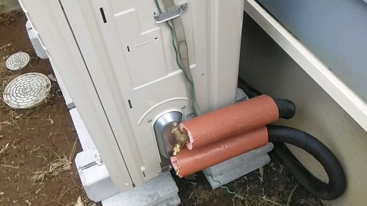 茨城県　つくば市　研究学園南で長府エコキュートの交換作業です。ヒートポンプ配管は　しっかり確実に　交換施工いたします。