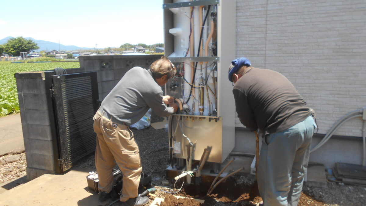 つくば市上郷で　長府の井戸水対応型エコキュートの施工設置です。