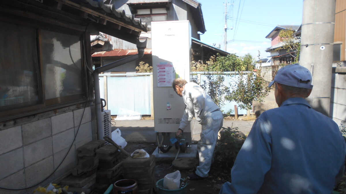 牛久市　城中　エコキュートの　内部劣化での部品交換及び　ヒートポンプ入れ替え