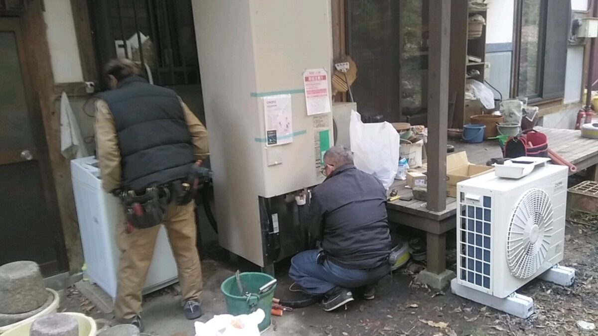 今回のエコキュート交換の画像は　平沢での施工です。