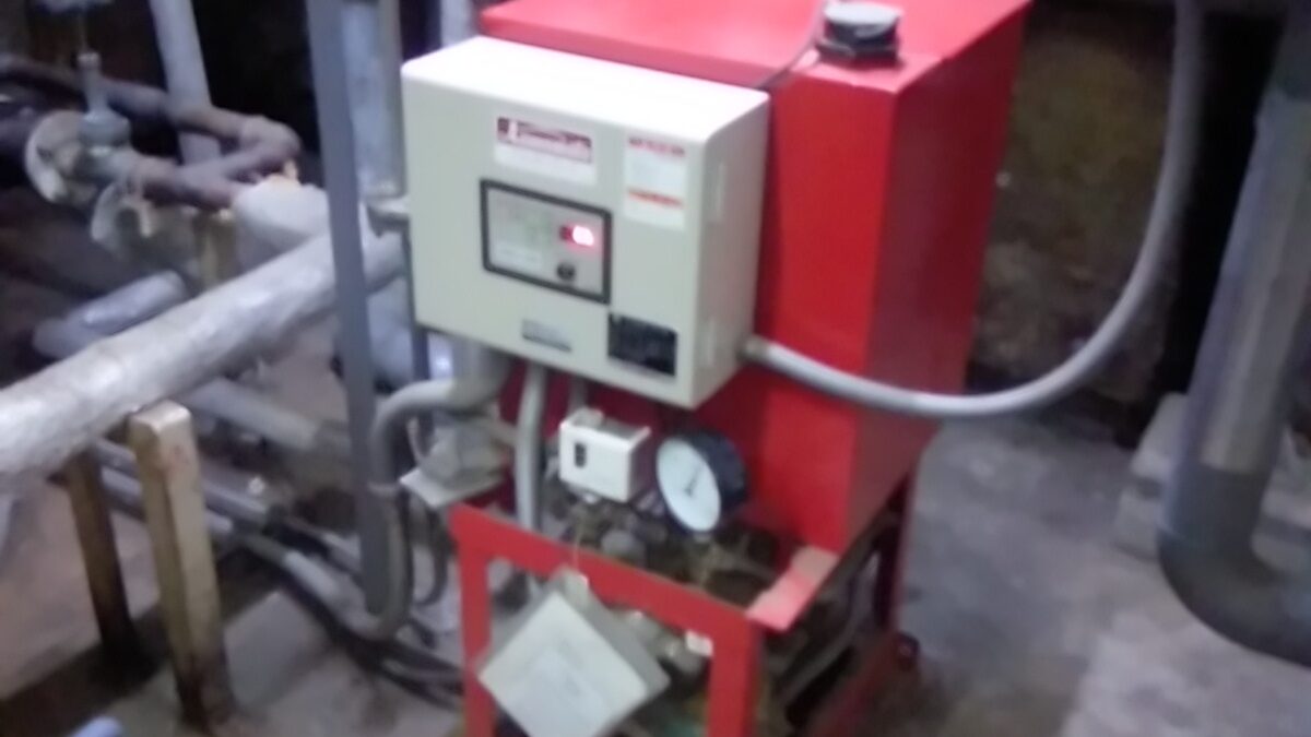 つくば市　手代木　川本循環ポンプの点検作業です。