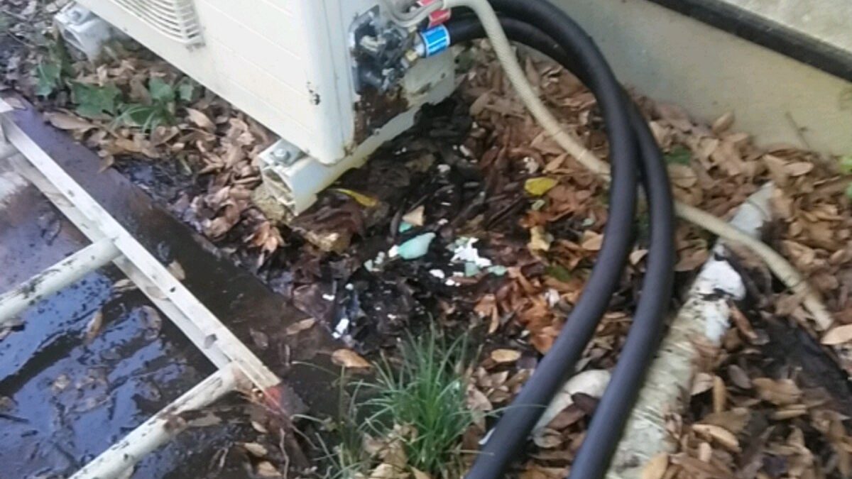 つくば市　玉取で　パナソニックエコキュートのヒートポンプ連結配管の交換修理です。