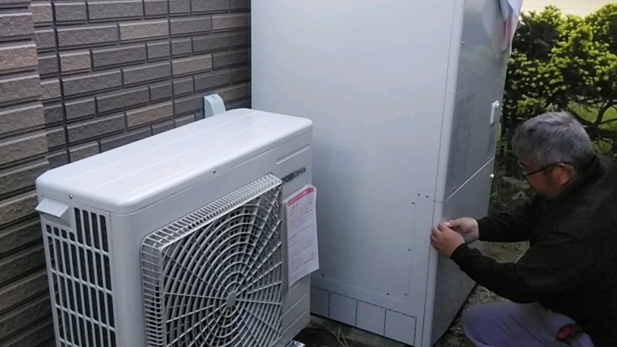 つくば市　北条　新町で　コロナのエコキュートの施工取り付けです。