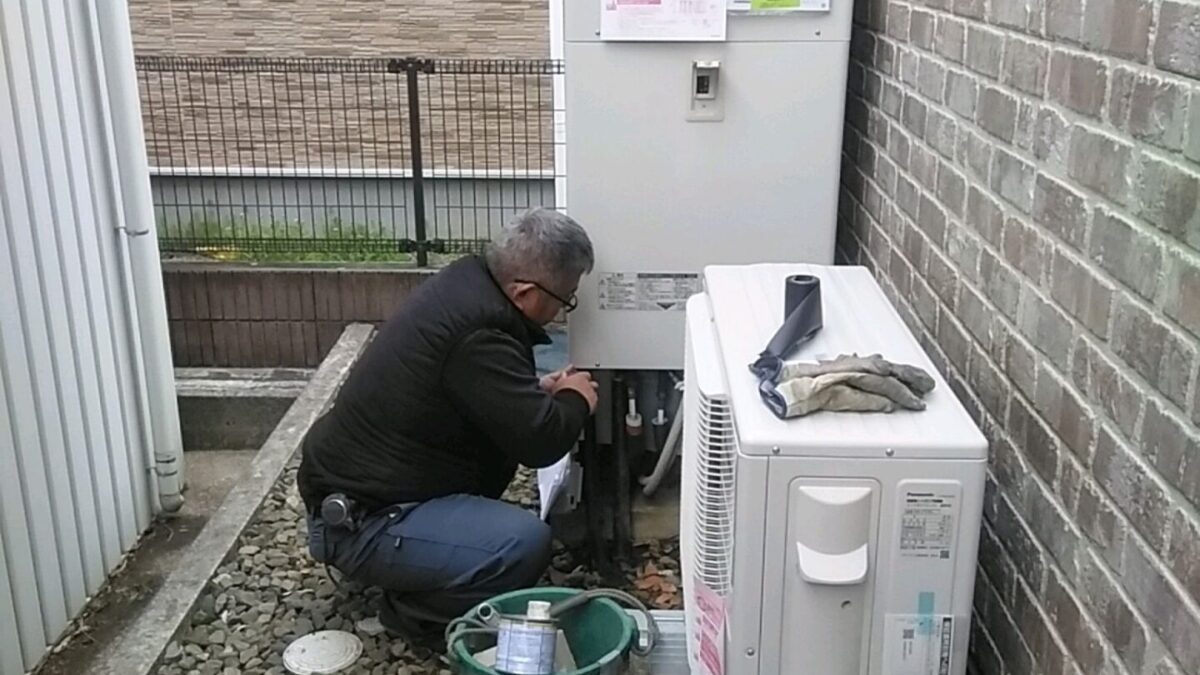 土浦市　中高津　ウッドノート高津台でエコキュート交換です。